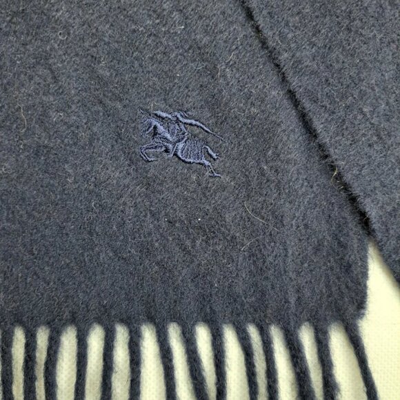 BURBERRY London Solid Plaid Knit 100% Cashmere Logo Charcoal Gray Scarf - Picture 5 of 8